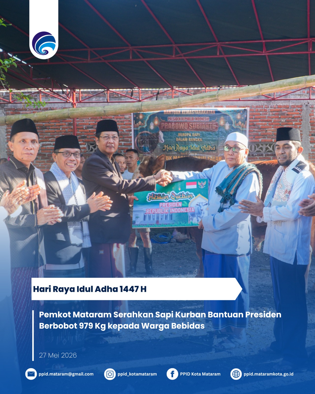 Pemkot Mataram Serahkan Sapi Kurban Bantuan Presiden Berbobot 979 Kg kepada Warga Bebidas